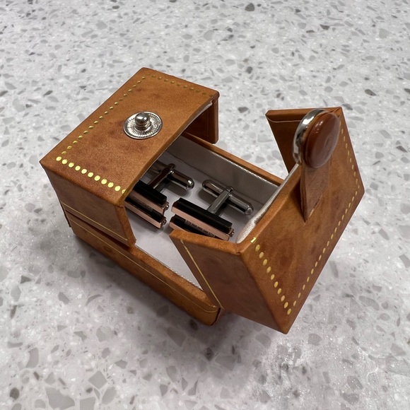 MICHAEL HILL ROSE GOLD SWAROVSKI CRYSTAL CUFF LINKS - Picture 10 of 10